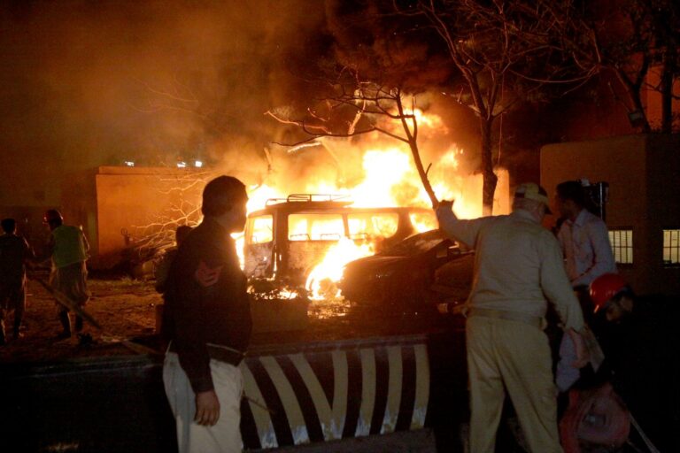 Bombing in hotel parking lot kills at least 3 in SW Pakistan