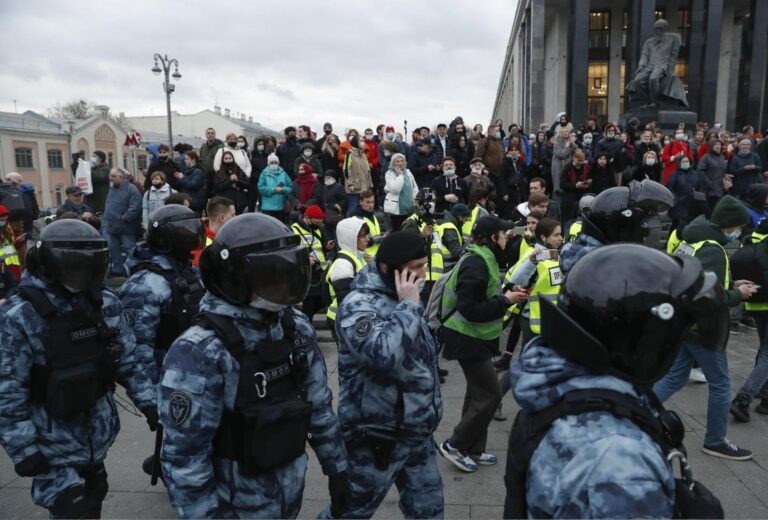Over 1,000 reported arrested at Navalny rallies in Russia