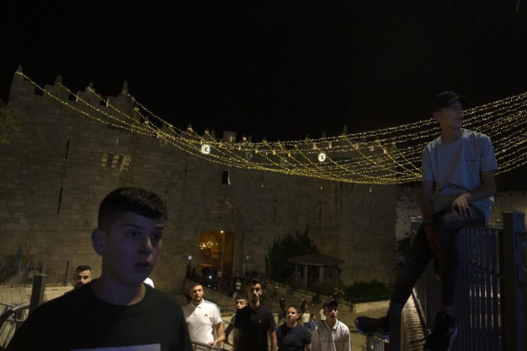 Ramadan nights see Israeli police and Palestinians face off in Jerusalem