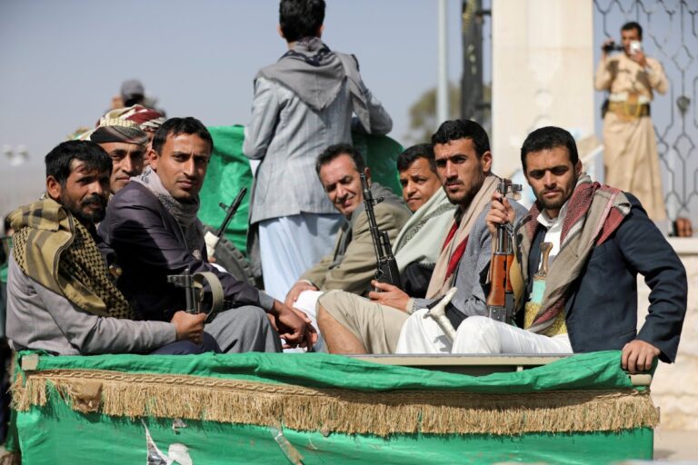Houthis abduct three civilians from Yemeni village