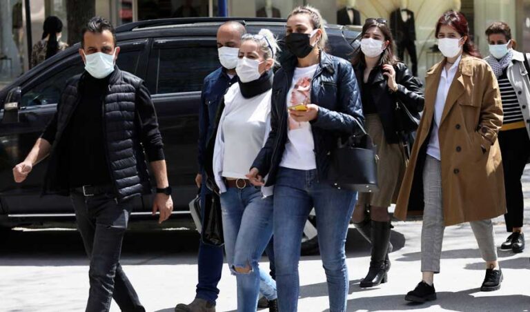 Finance plea for cash-strapped Turks as virus lockdown looms