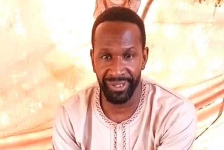 French journalist says kidnapped by extremists in Mali: video