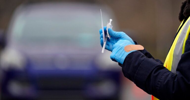 US backs plan to waive COVID-19 vaccine patents
