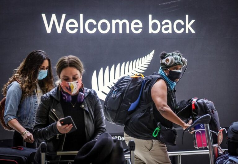 Australia to end ban on citizens returning from India