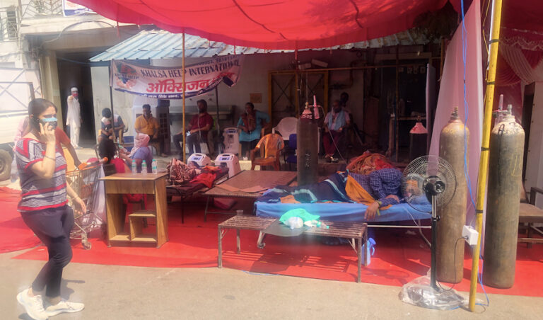New Delhi’s Sikh community opens oxygen station for COVID-19 patients