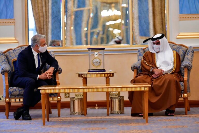Bahrain’s king receives Israeli FM in landmark visit