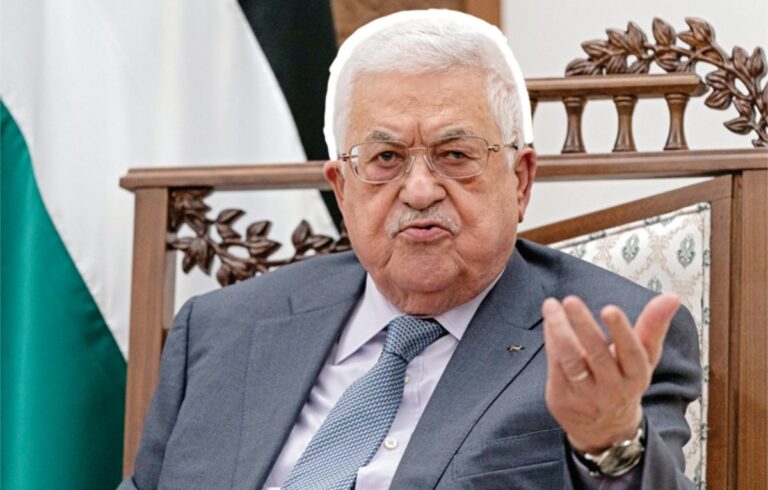 Abbas receives Israeli delegation in Ramallah