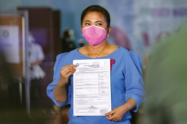 Philippines’ VP vows to defeat ‘rotten politics’ in presidency bid