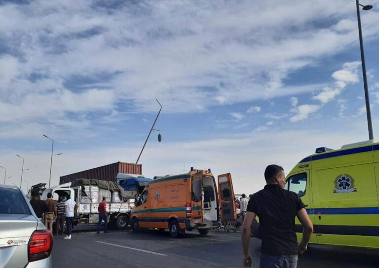 Egypt: 19 killed in truck-microbus collision outside Cairo