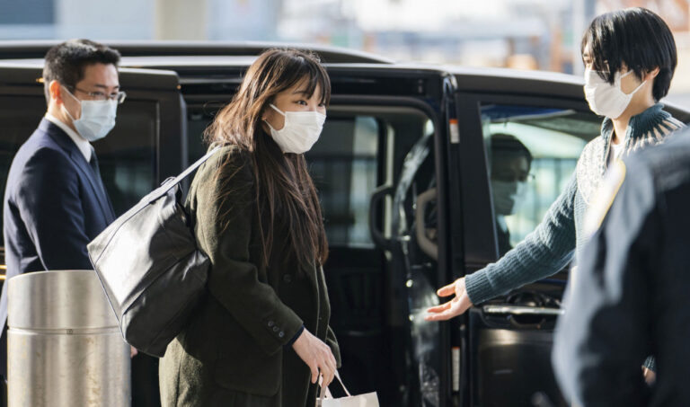 Japan’s ex-princess Mako, husband arrive to new life in New York
