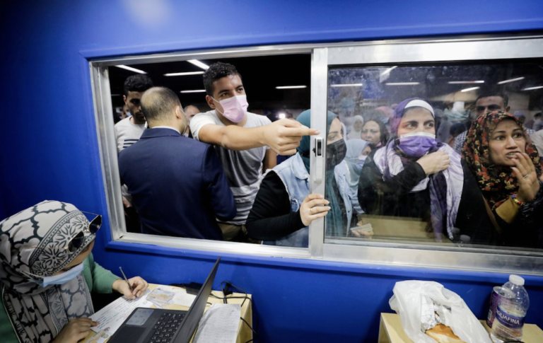 Egypt restricts workplace access to unvaccinated govt employees