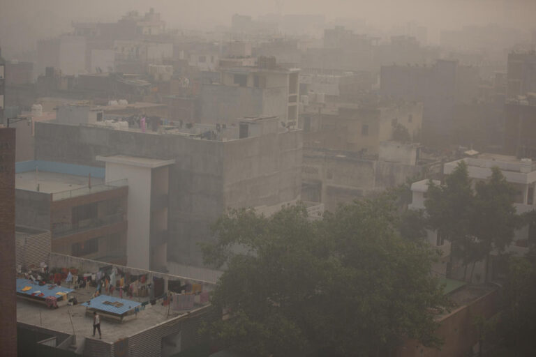 Delhi schools shut indefinitely as smog worsens