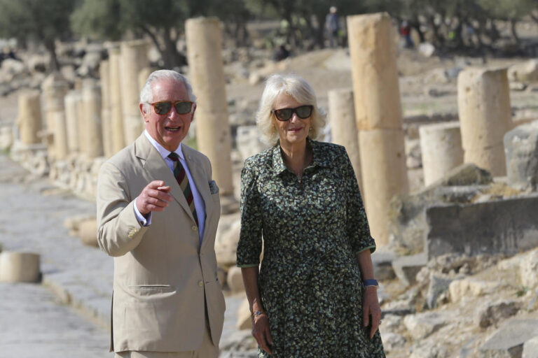 UK’s Charles hails queen’s kinship with Jordan late king