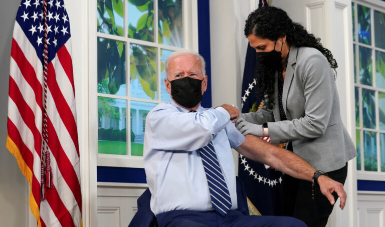 White House: 92% of fed workers under mandate are vaccinated