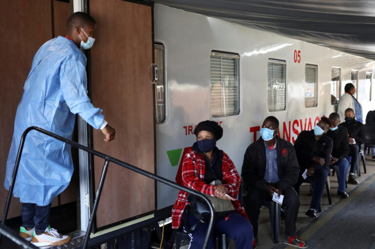 WHO says just 1 in 4 African health workers Covid jabbed