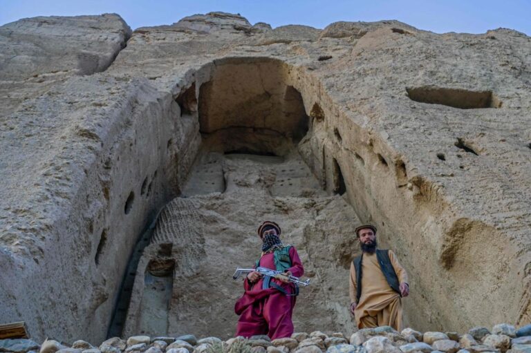 Taliban urges US to release frozen funds in Doha talks