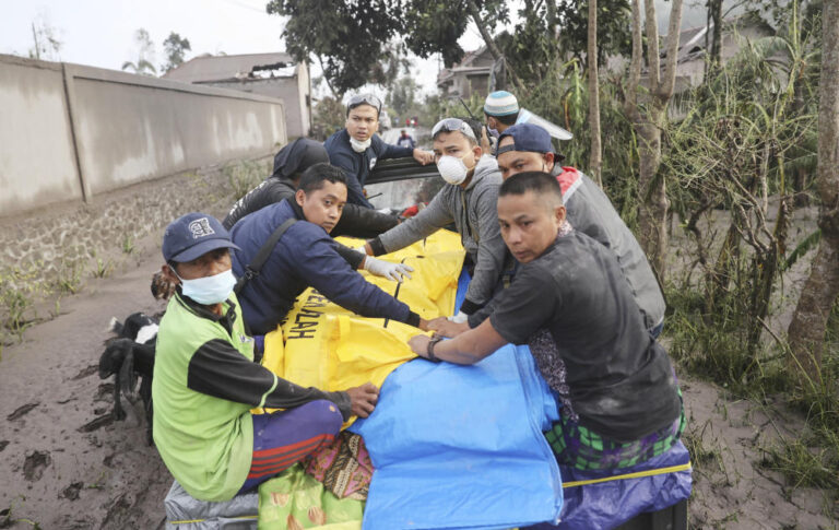 Indonesia Semeru volcanic eruption kills 13; 10 evacuated