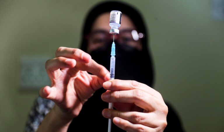 Omicron v. delta: Battle of coronavirus mutants is critical