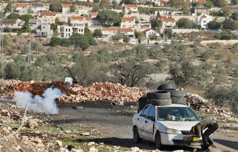 Israeli troops kill Palestinian in West Bank clash