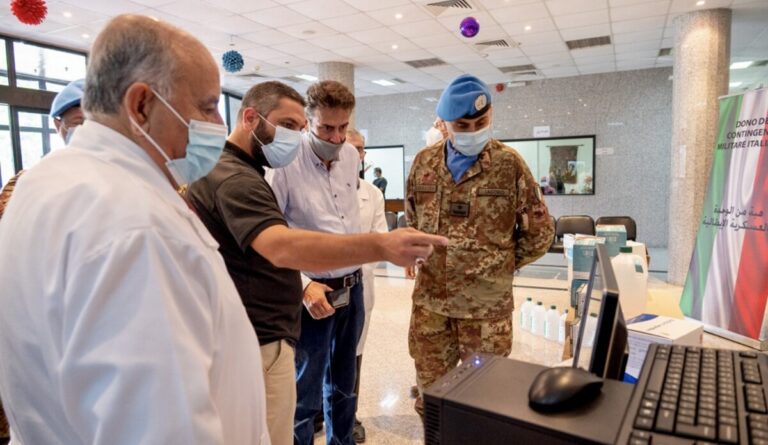 Italian UNIFIL troops distribute aid in south Lebanon