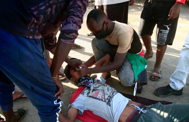 Sudanese gunmen loot UN food aid warehouse in Darfur