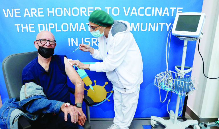 Israel begins fourth COVID-19 jab for over 60s, health workers