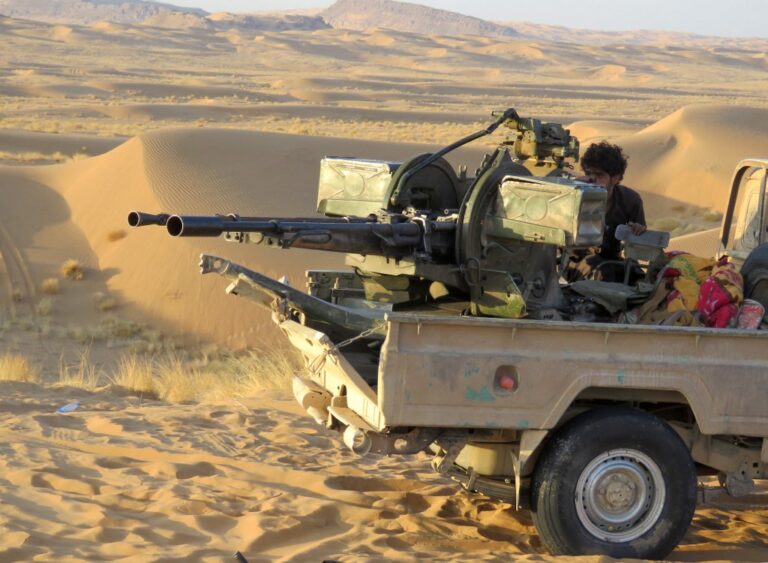Houthis suffer fresh blows in Shabwa as government forces capture military base