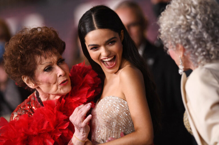 Golden Globe Awards carry on, without stars or a telecast