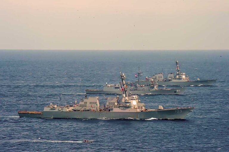 Egyptian, US navies carry out joint exercises