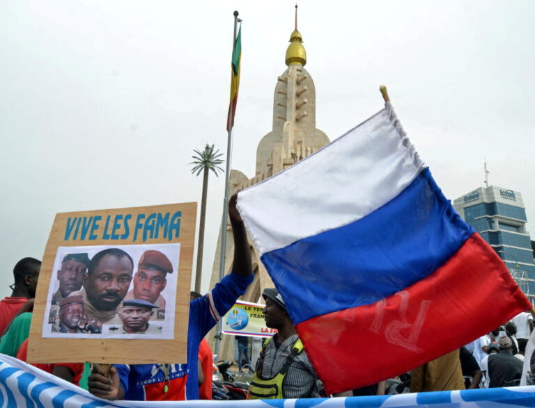 France urges EU sanctions against Mali