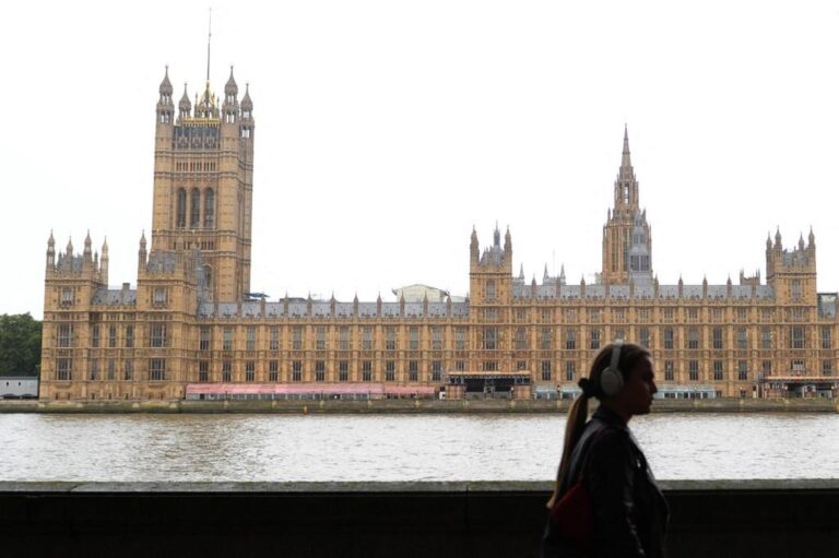 UK lawmakers warned of Chinese spying threat