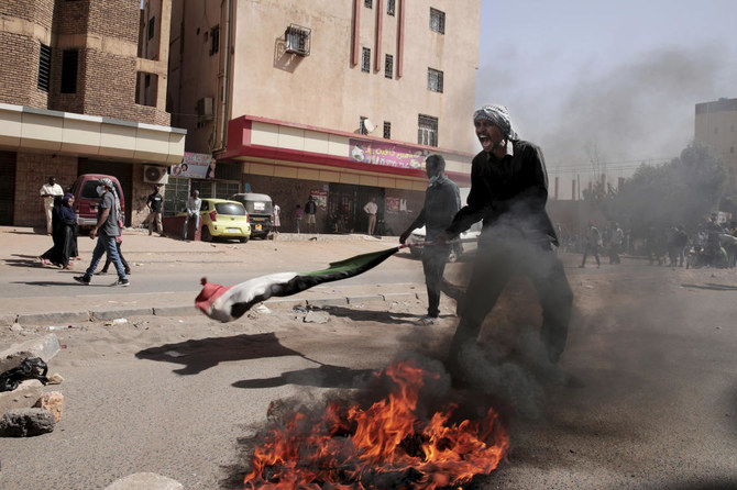 Sudan protester shot dead as US envoys visit