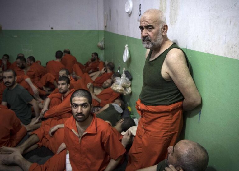 Daesh attacks Syrian prison, frees extremists: Monitor