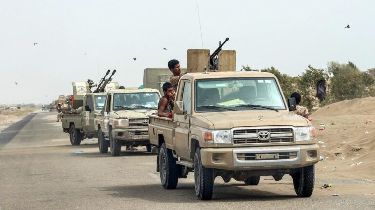 Yemeni government forces surround Houthis in key city of Haradh