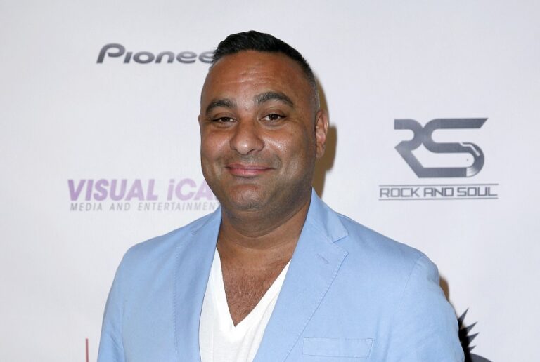 Comedian Russell Peters to take mic in AlUla