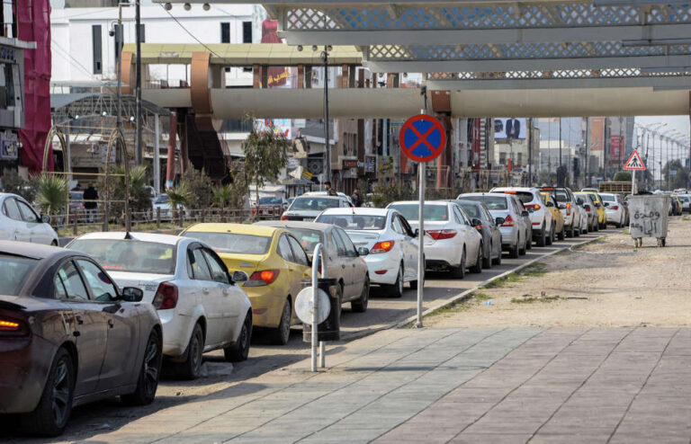 Iraqis queue for petrol in Mosul amid shortages
