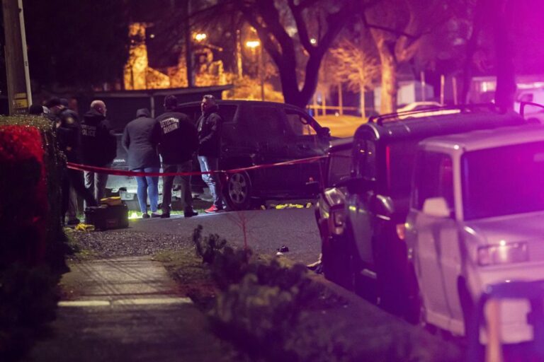 Police: 1 killed, 5 hurt in park shooting in Portland