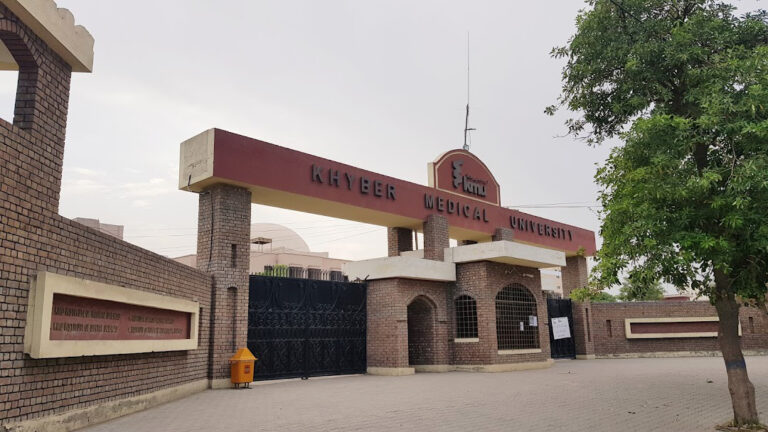 Pakistani medical university plans to open Kabul campus to rebuild Afghan health sector
