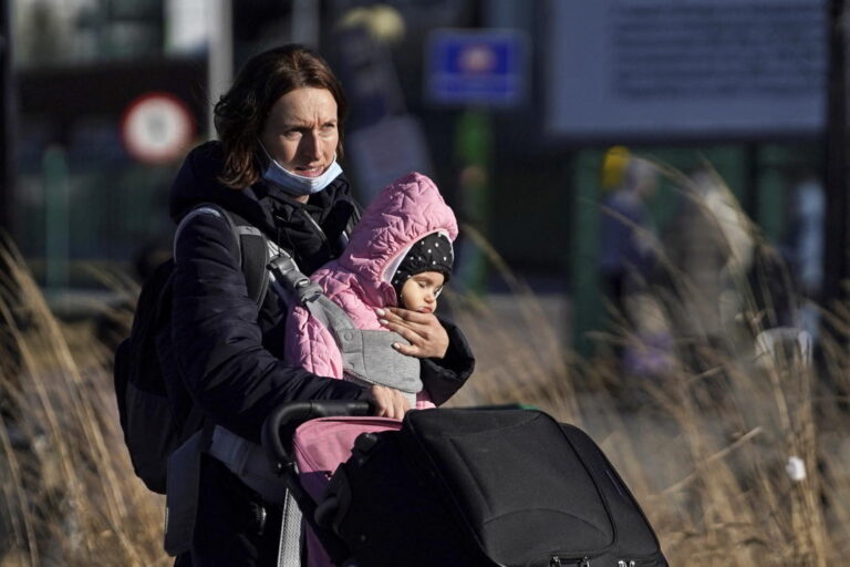 Poland prepares medical train, hospital beds for Ukrainians