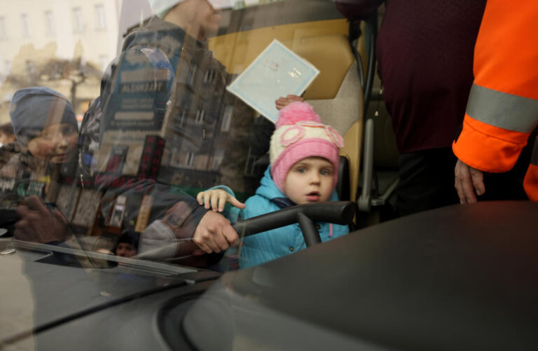 One million refugees fled Ukraine in week: UNHCR