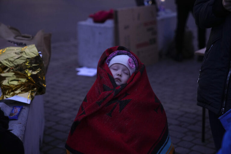 Ukraine says evacuation delayed by Russian ceasefire violations