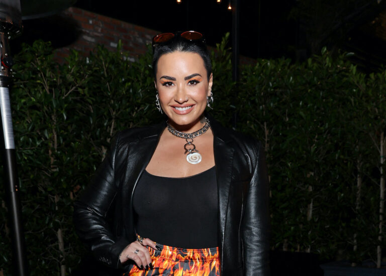 Demi Lovato criticized for buying ‘fake’ Egyptian artifacts