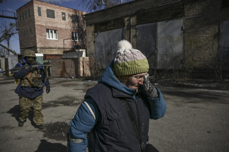 Russians push toward Kyiv, keep up siege of other cities