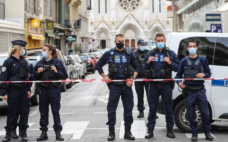 Man injures 3 police, is killed after attack in Marseille