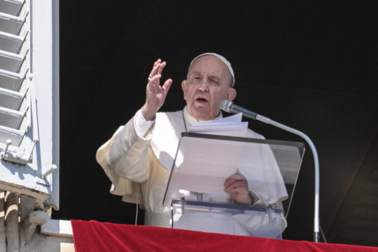 Pope Francis calls for end to ‘armed aggression’ as Ukrainian refugees rise to 2.5 million