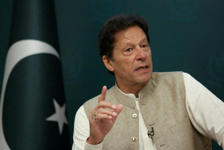 Pakistan’s Imran Khan rallies supporters ahead of no-confidence vote