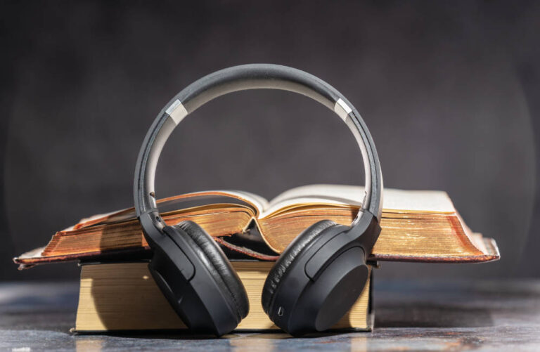 Saudis embrace audiobooks as a new form of entertainment