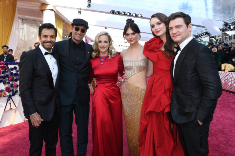 Stars bring color, glitter and some skin to Oscars red carpet