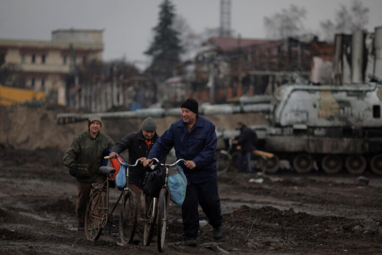 Russian troops disperse pro-Ukraine rally in occupied town, local authorities say