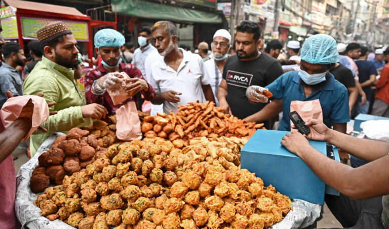 Sweet smell of Ramadan tempts as South Asia’s Muslims fast